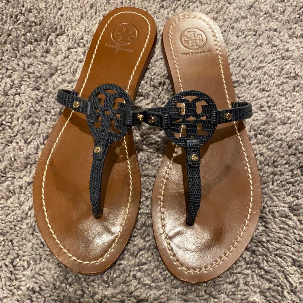 TORY BURCH
MINI MILLER FLAT THONG SANDAL